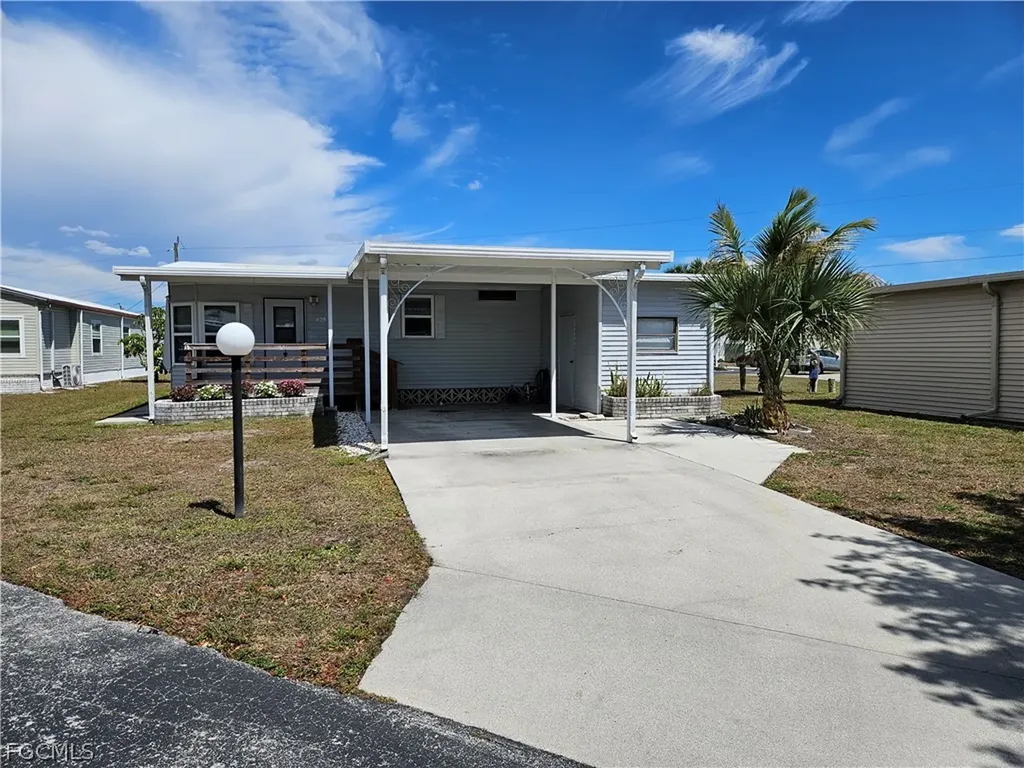 5558 Palm Beach Boulevard Fort Myers FL 33905