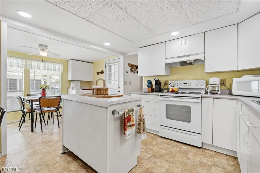 203 Harvest Lane North Fort Myers FL 33917