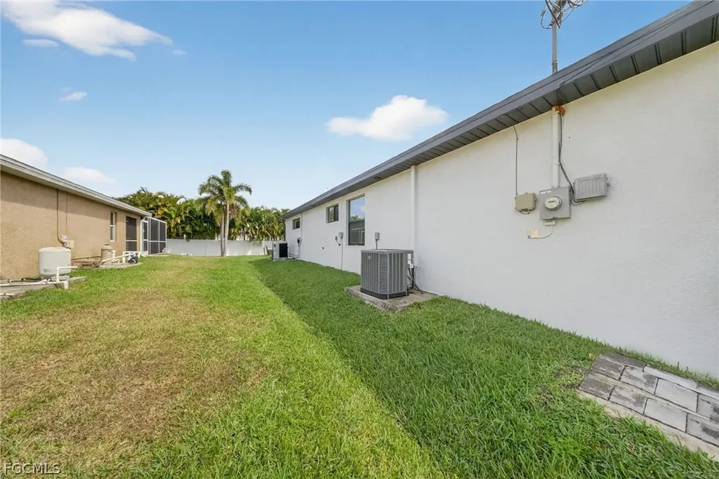 2205 SW 13th Street Cape Coral FL 33991