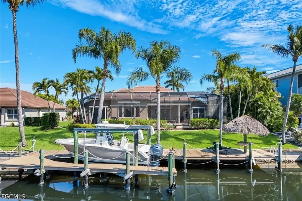 2022 El Dorado Parkway W Cape Coral FL 33914