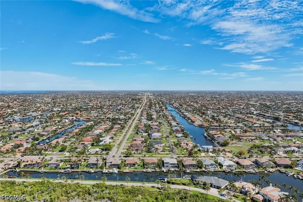 2022 El Dorado Parkway W Cape Coral FL 33914