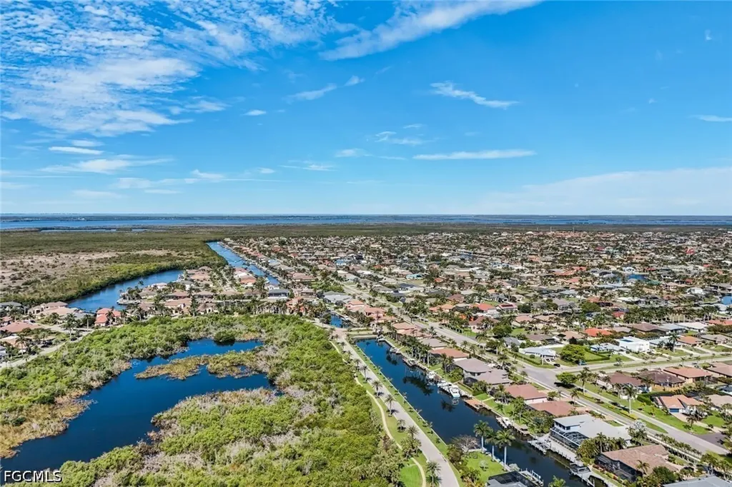 2022 El Dorado Parkway W Cape Coral FL 33914