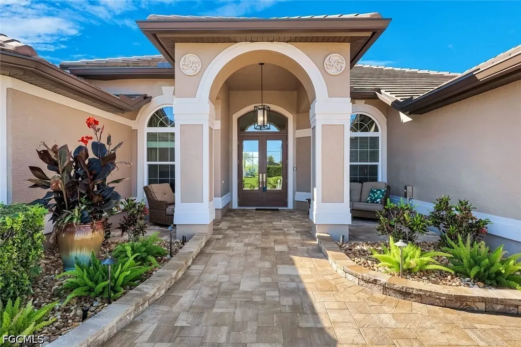 2022 El Dorado Parkway W Cape Coral FL 33914