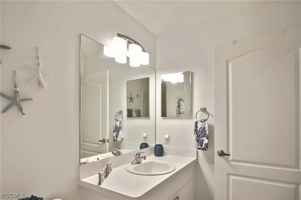 8066 Queen Palm Lane Fort Myers FL 33966