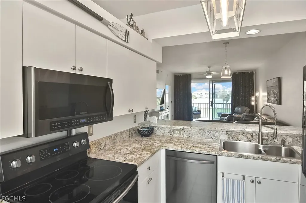 8066 Queen Palm Lane Fort Myers FL 33966