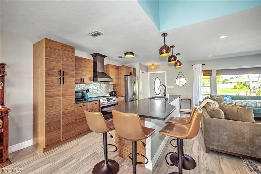 118 SE 43rd Street Cape Coral FL 33904
