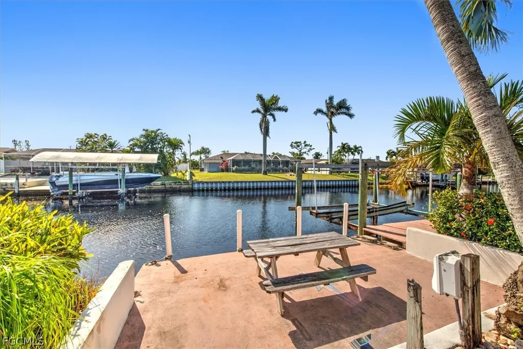118 SE 43rd Street Cape Coral FL 33904