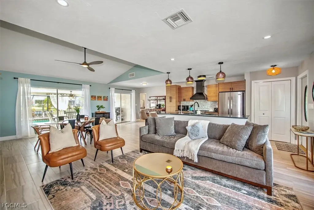 118 SE 43rd Street Cape Coral FL 33904