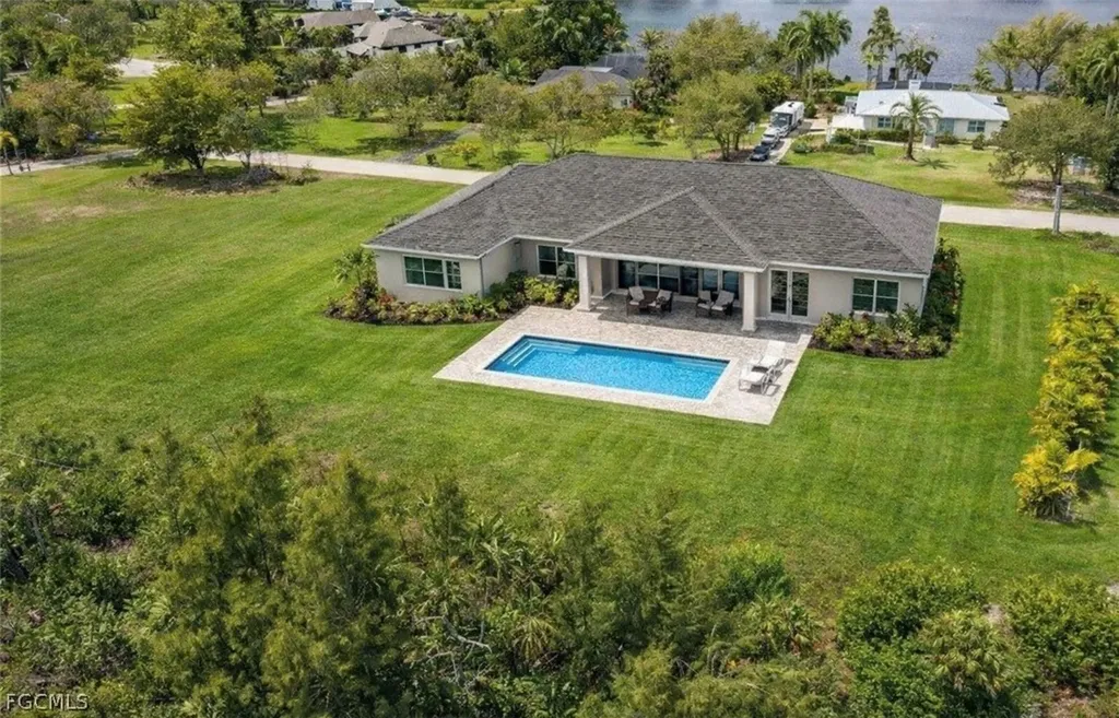 7324 Lake Drive Fort Myers FL 33908