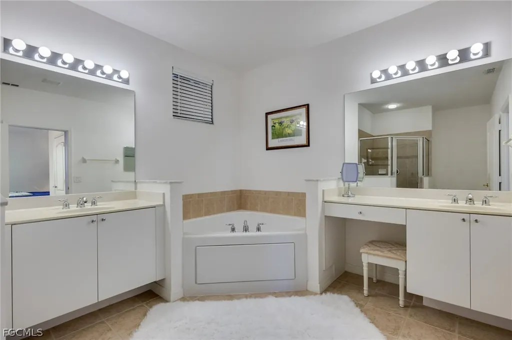 944 Golden Pond Court Cape Coral FL 33909