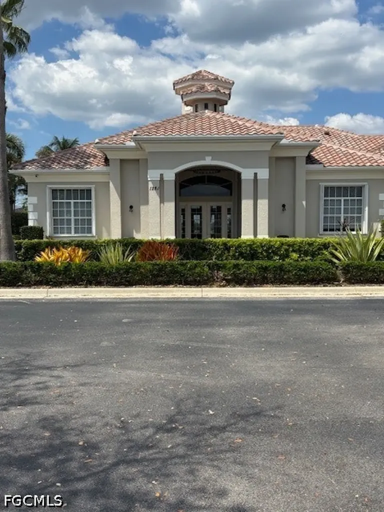 944 Golden Pond Court Cape Coral FL 33909