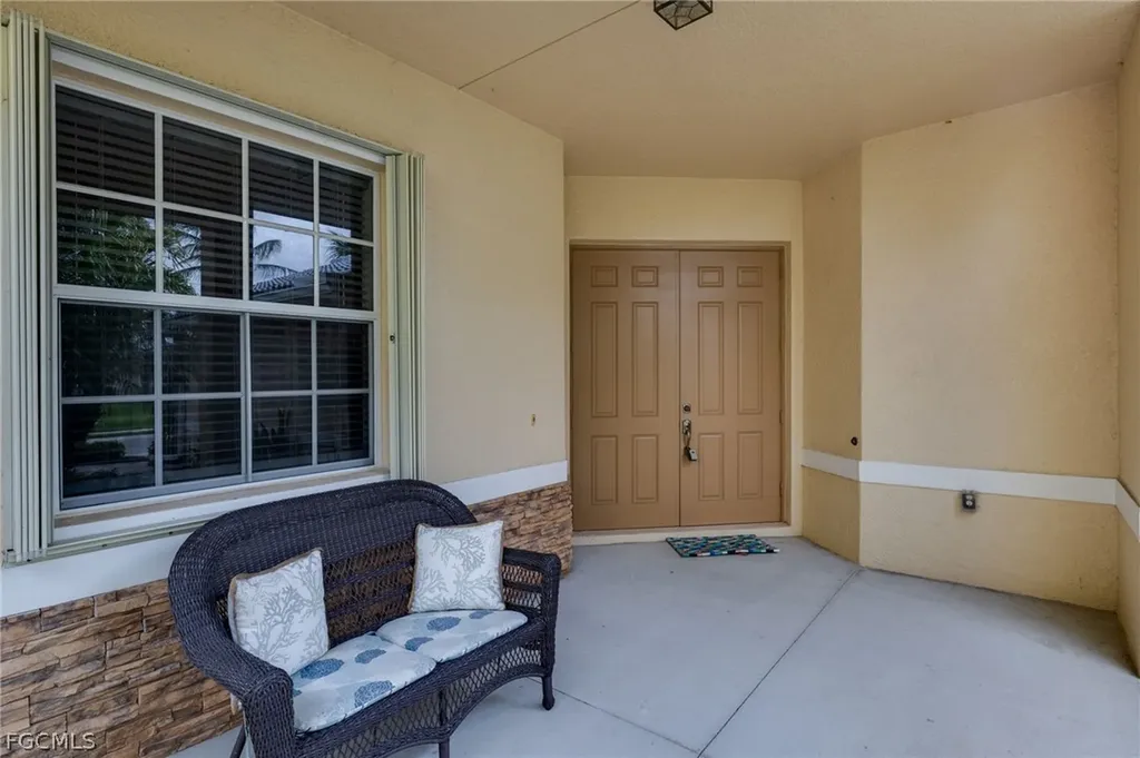 944 Golden Pond Court Cape Coral FL 33909