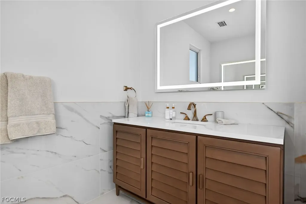 1272 Par View Drive Sanibel FL 33957