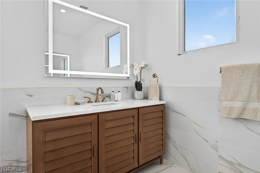 1272 Par View Drive Sanibel FL 33957