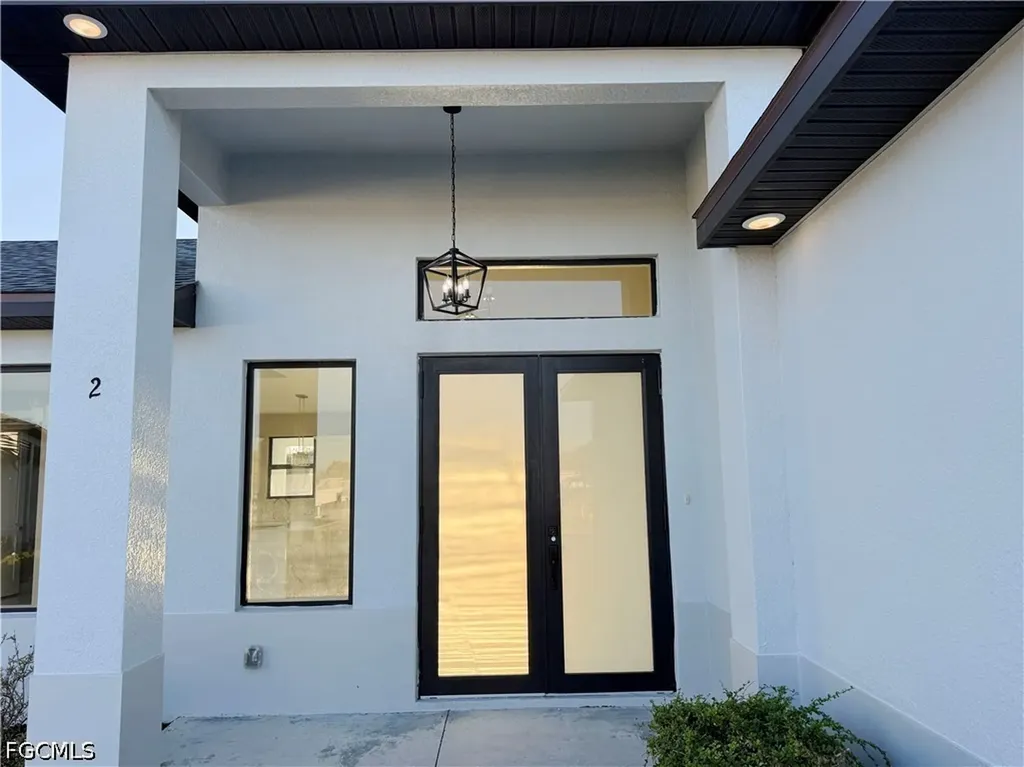 2 NE 3rd Lane Cape Coral FL 33909
