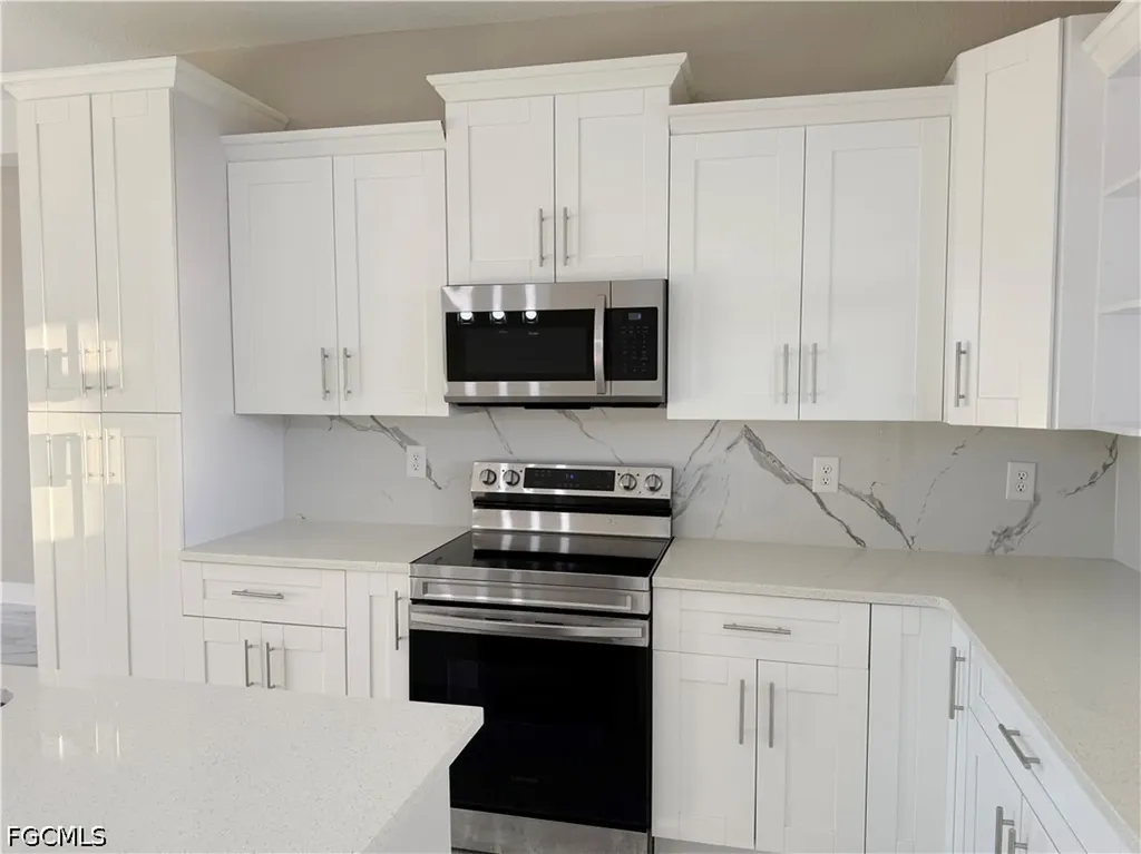 2 NE 3rd Lane Cape Coral FL 33909
