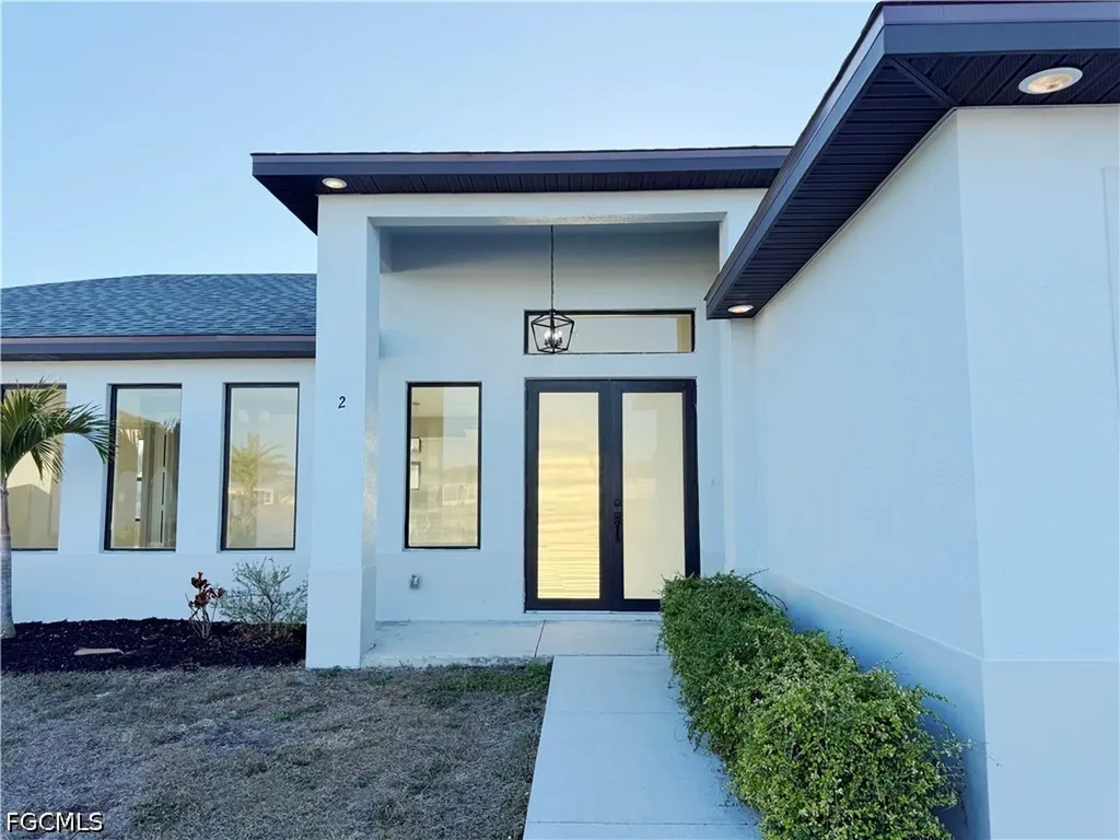 2 NE 3rd Lane Cape Coral FL 33909
