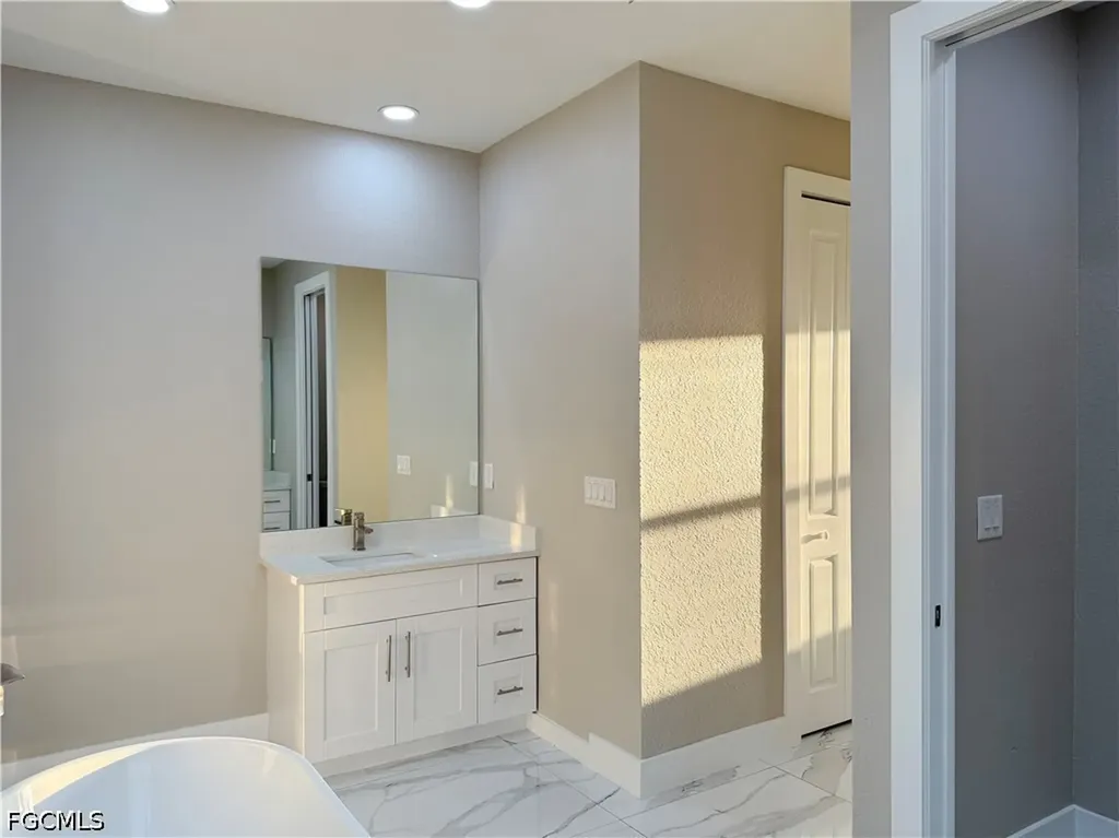 2 NE 3rd Lane Cape Coral FL 33909