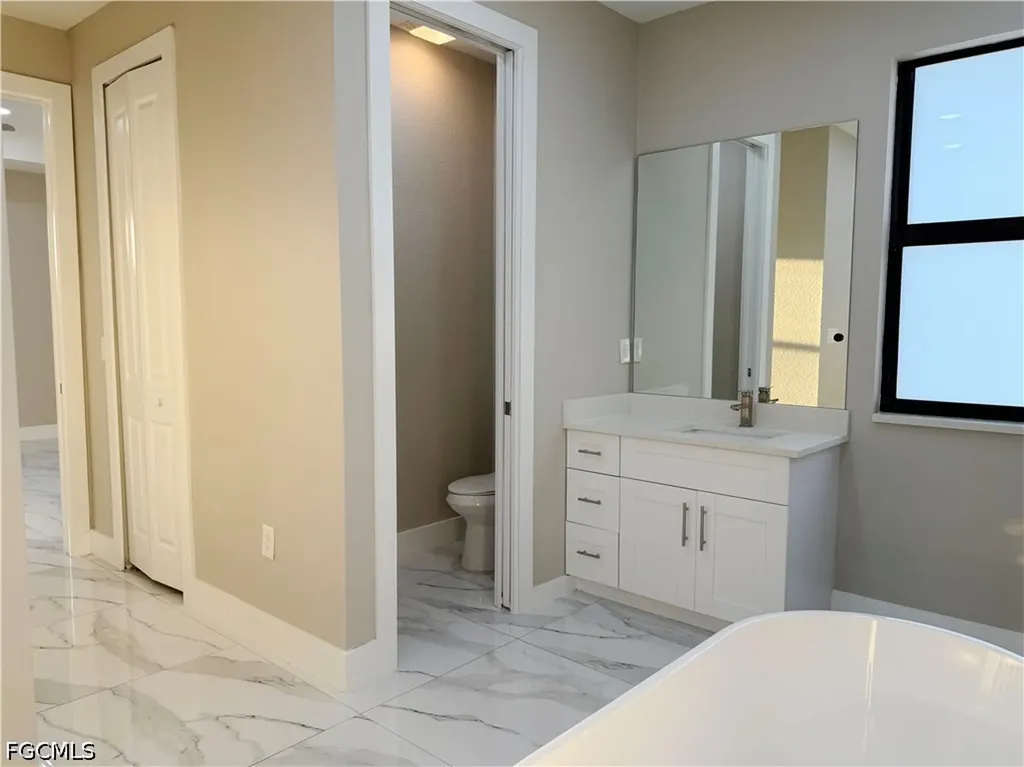 2 NE 3rd Lane Cape Coral FL 33909