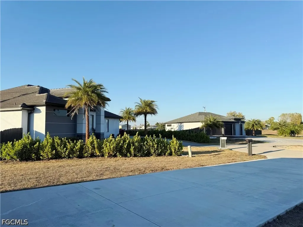2 NE 3rd Lane Cape Coral FL 33909