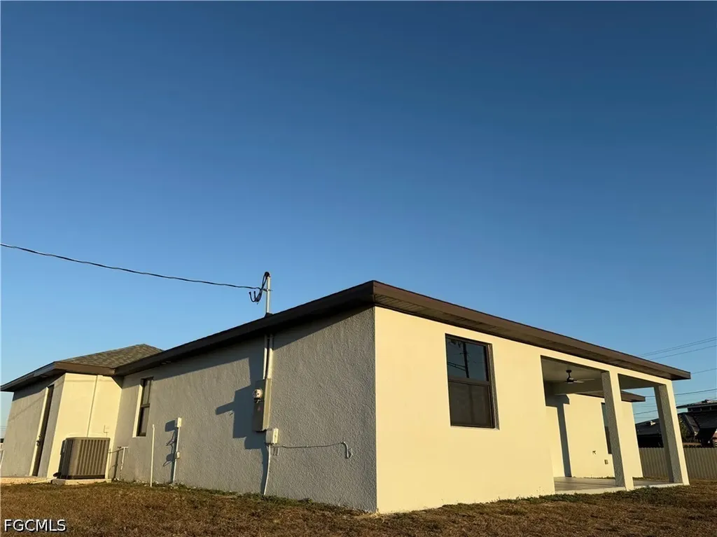 2 NE 3rd Lane Cape Coral FL 33909