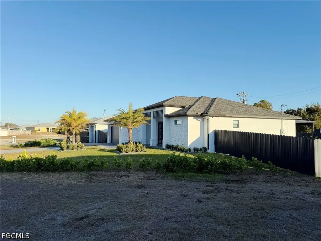 2 NE 3rd Lane Cape Coral FL 33909