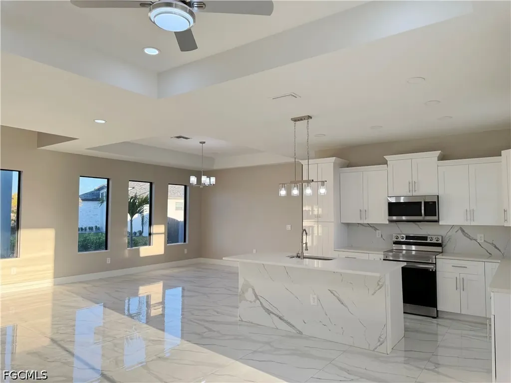 2 NE 3rd Lane Cape Coral FL 33909