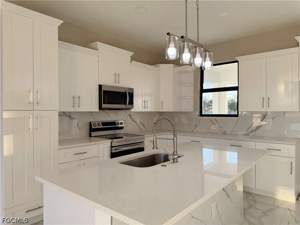 2 NE 3rd Lane Cape Coral FL 33909