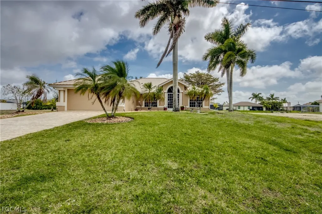 3809 SW 11th Court Cape Coral FL 33914