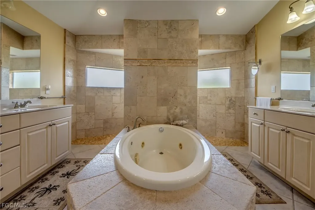 3809 SW 11th Court Cape Coral FL 33914