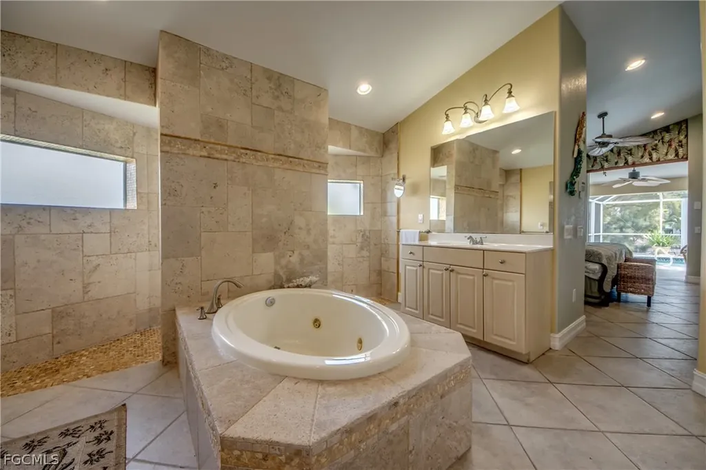 3809 SW 11th Court Cape Coral FL 33914