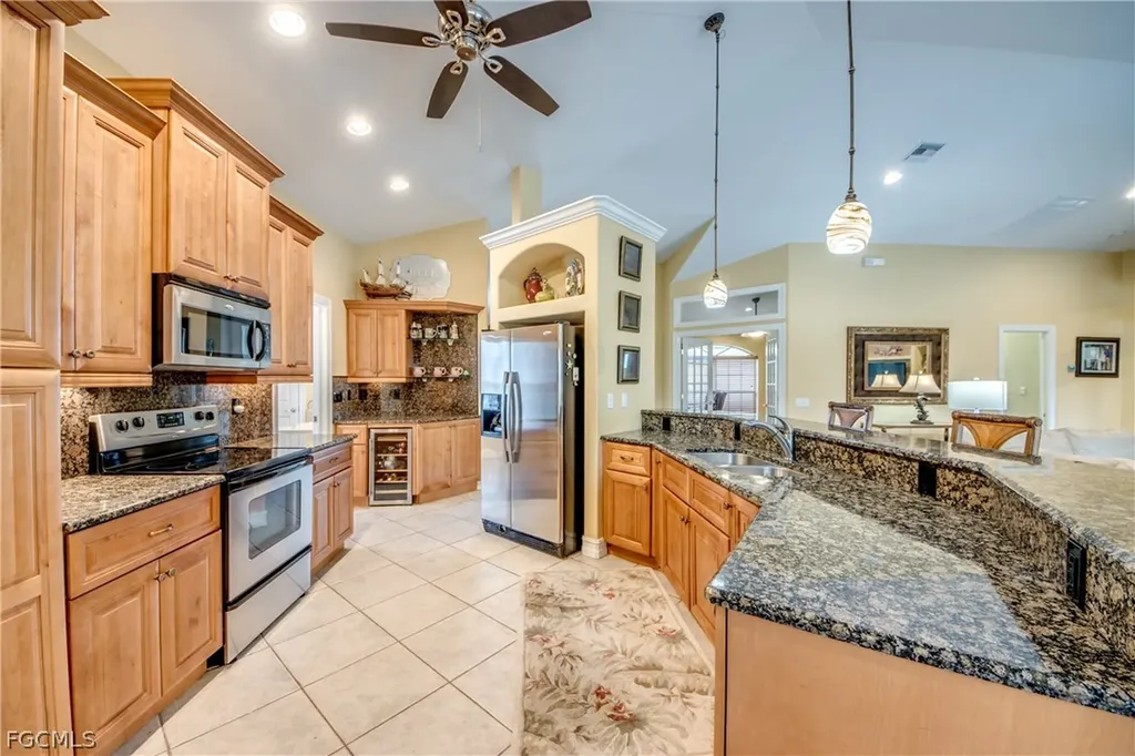 3809 SW 11th Court Cape Coral FL 33914