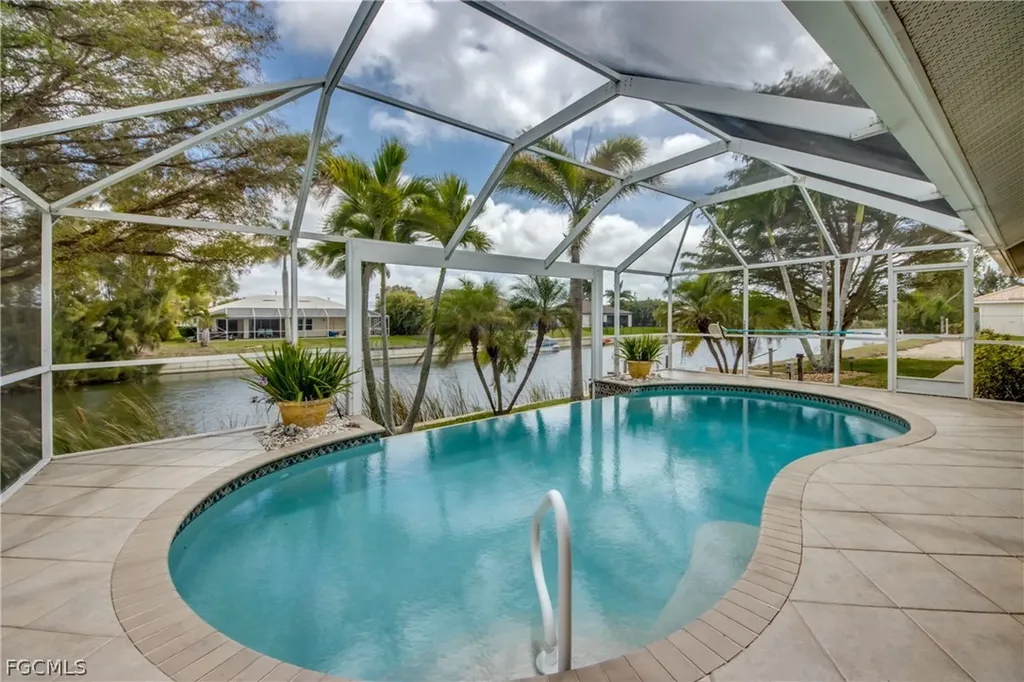 3809 SW 11th Court Cape Coral FL 33914