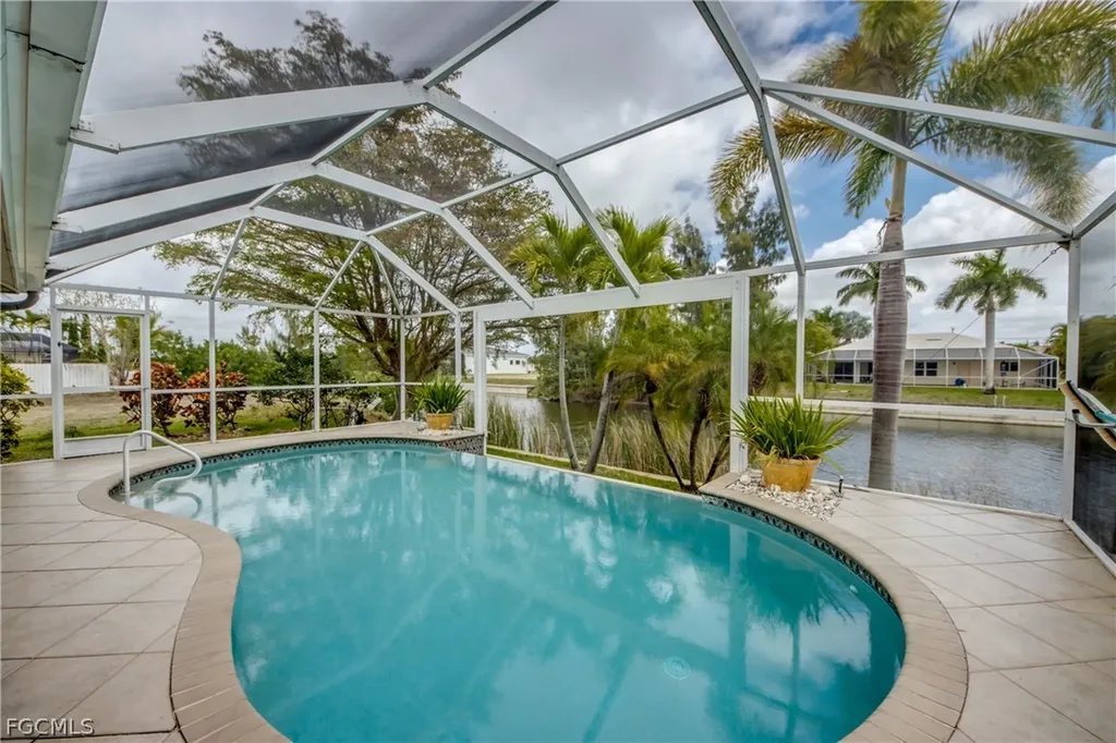 3809 SW 11th Court Cape Coral FL 33914