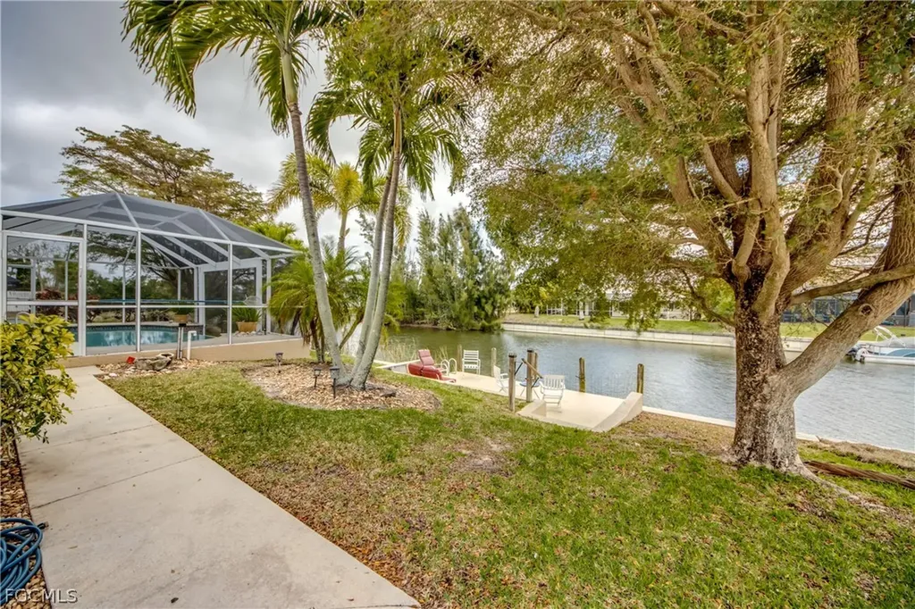 3809 SW 11th Court Cape Coral FL 33914