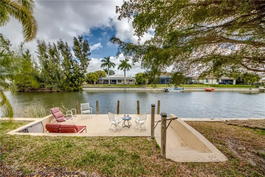 3809 SW 11th Court Cape Coral FL 33914