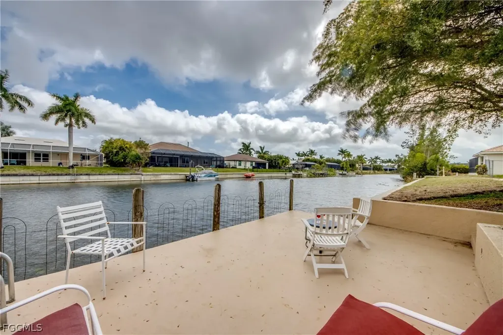 3809 SW 11th Court Cape Coral FL 33914