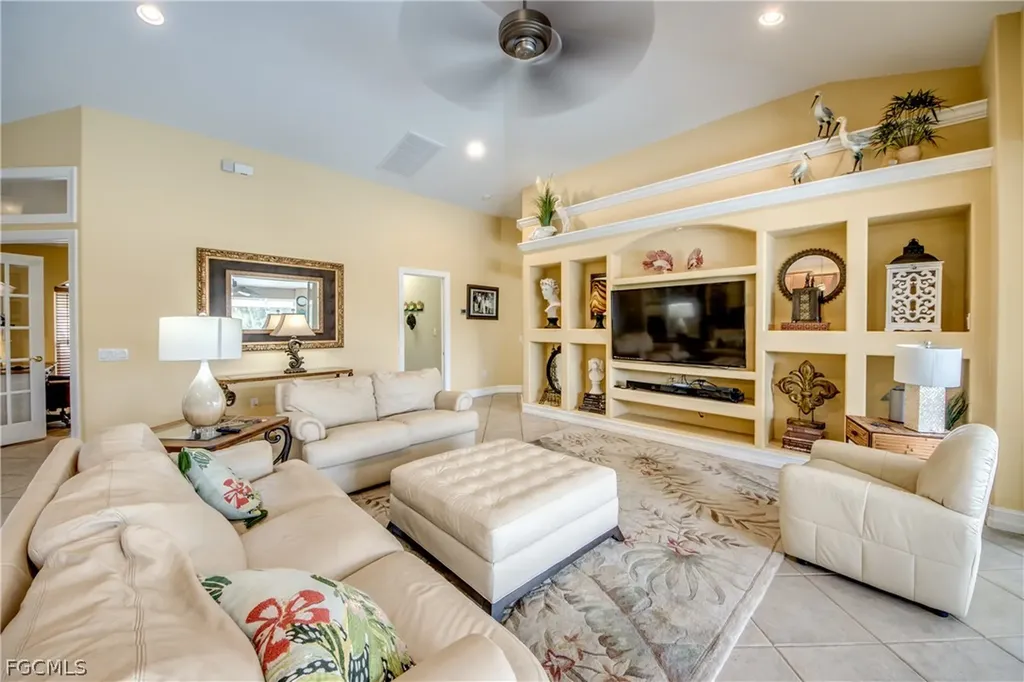 3809 SW 11th Court Cape Coral FL 33914