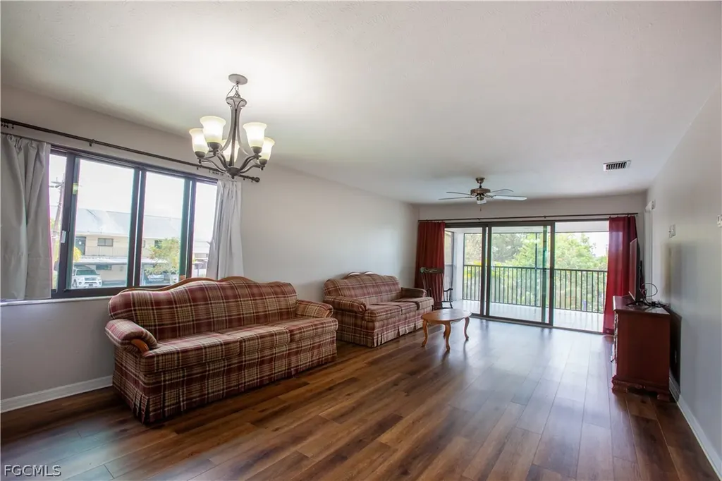 232 Cape Coral Parkway E Cape Coral FL 33904
