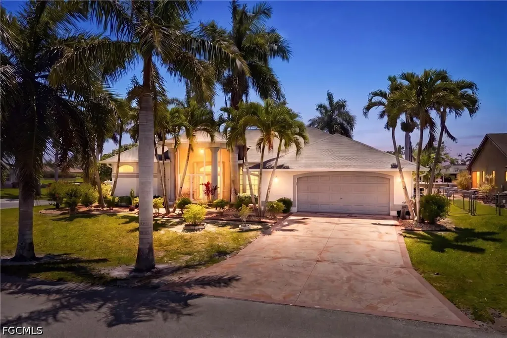 928 SE 33rd Street Cape Coral FL 33904