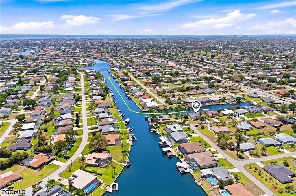 928 SE 33rd Street Cape Coral FL 33904