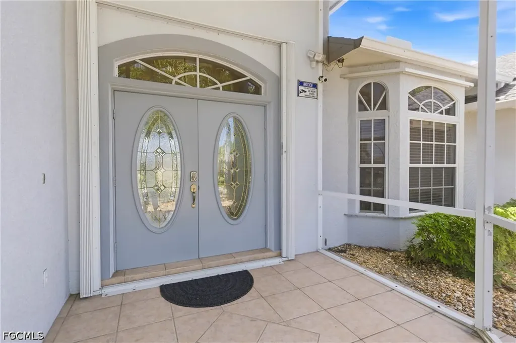 928 SE 33rd Street Cape Coral FL 33904