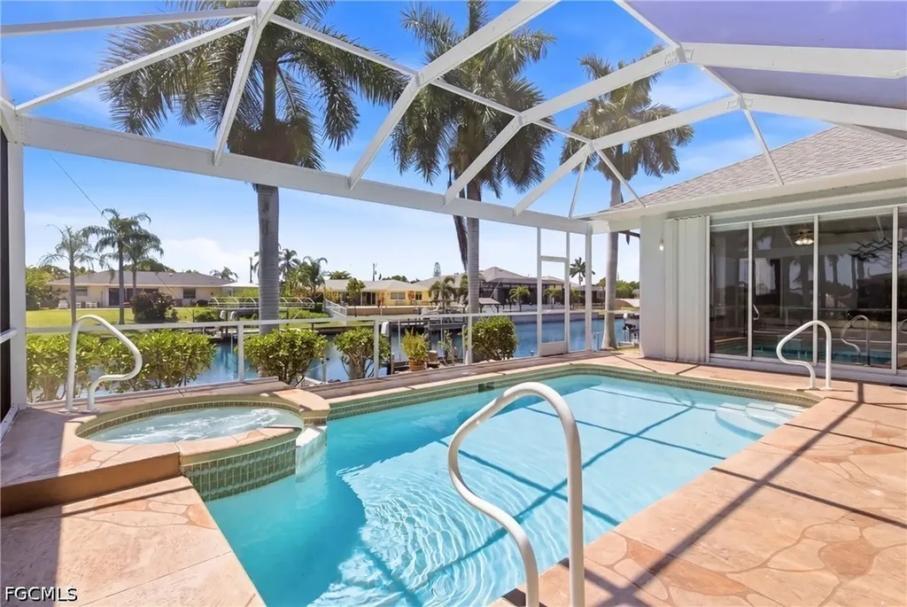 928 SE 33rd Street Cape Coral FL 33904