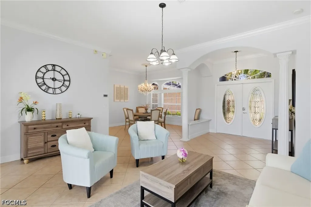 928 SE 33rd Street Cape Coral FL 33904