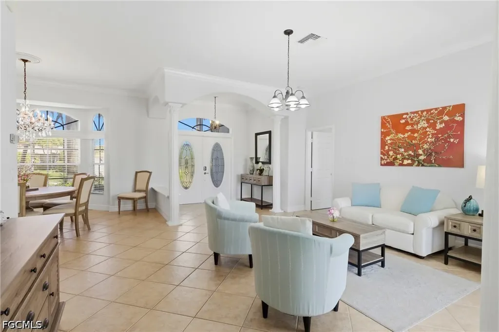 928 SE 33rd Street Cape Coral FL 33904
