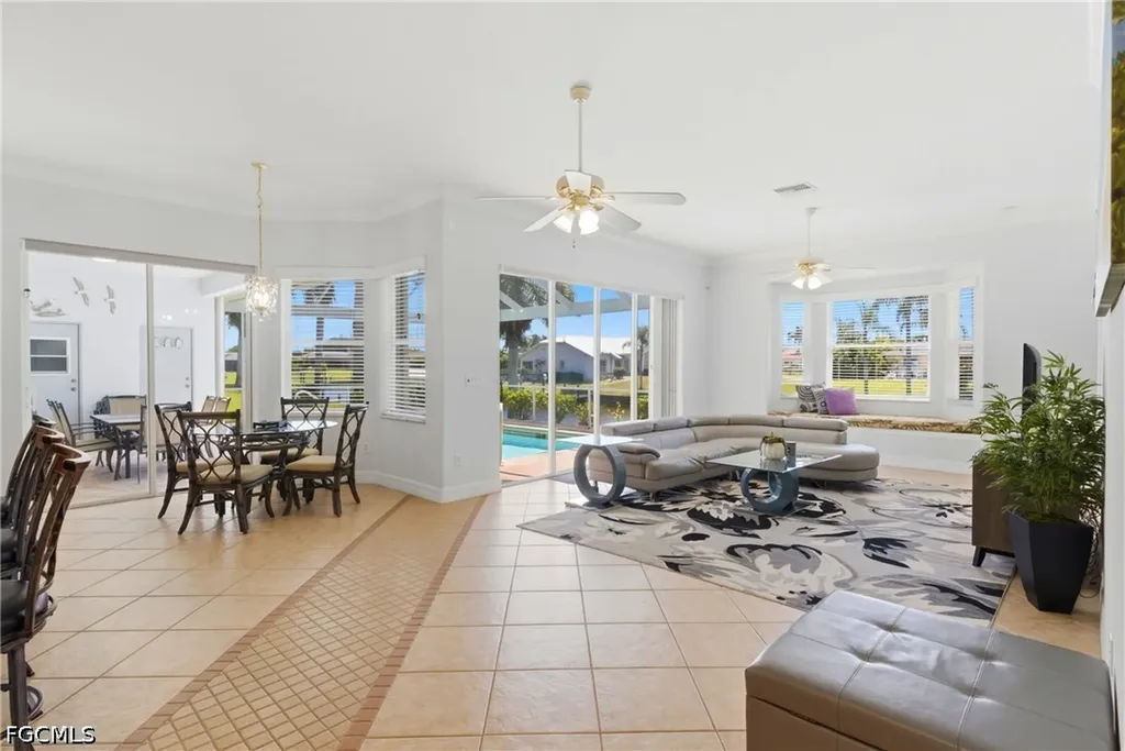 928 SE 33rd Street Cape Coral FL 33904