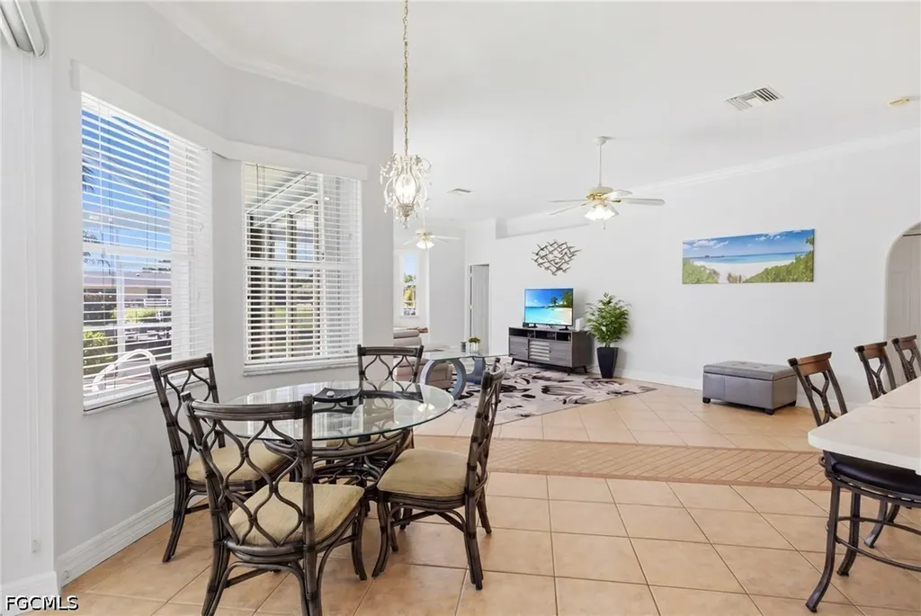 928 SE 33rd Street Cape Coral FL 33904