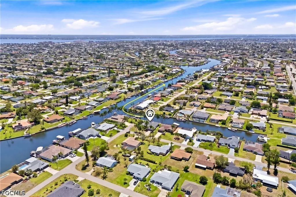 928 SE 33rd Street Cape Coral FL 33904