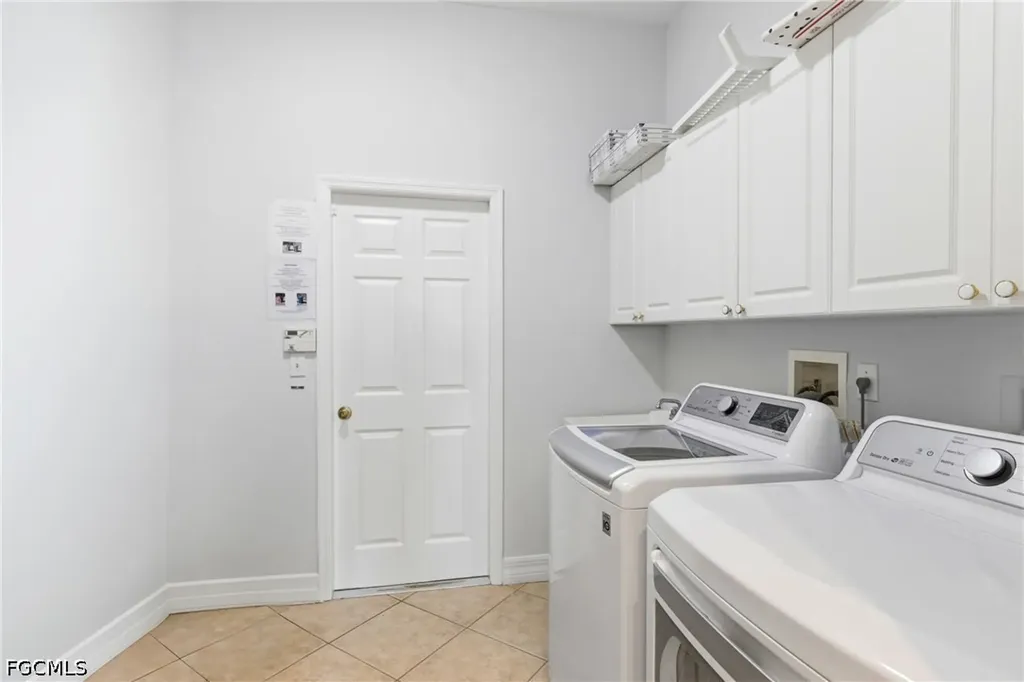 928 SE 33rd Street Cape Coral FL 33904