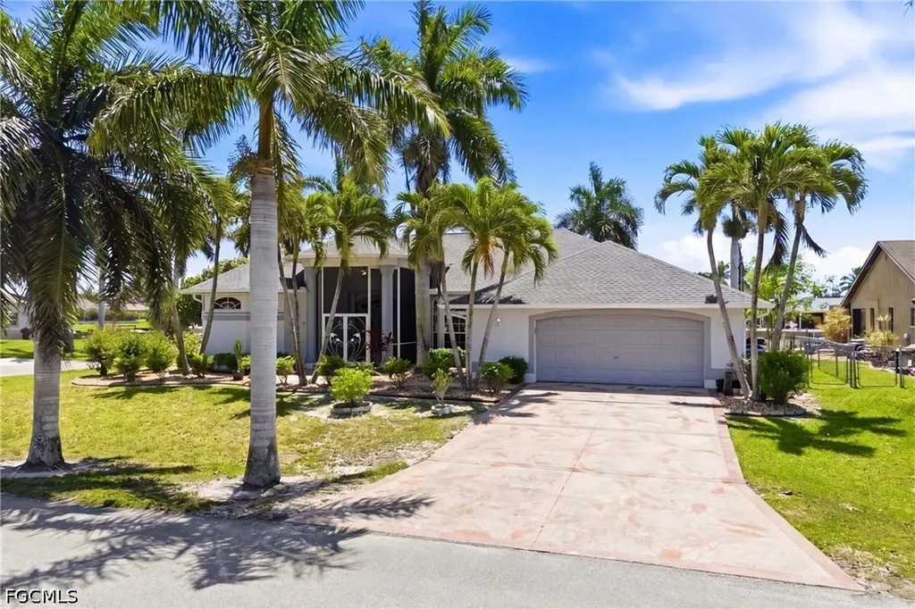 928 SE 33rd Street Cape Coral FL 33904